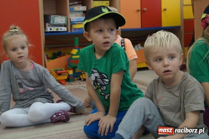 Zdjęcie w galerii na portalu naszraciborz.pl: Teraz każdy chce być żużlowcem! Wyjątkowi goście Przedszkola w Łęgu wiadomości z regionu
