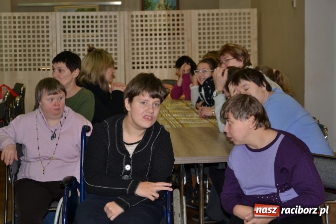 Zdjęcie w galerii na portalu naszraciborz.pl: Święto pieczonego ciasteczka – spotkanie integracyjne dzieci dzieciom wiadomości z regionu