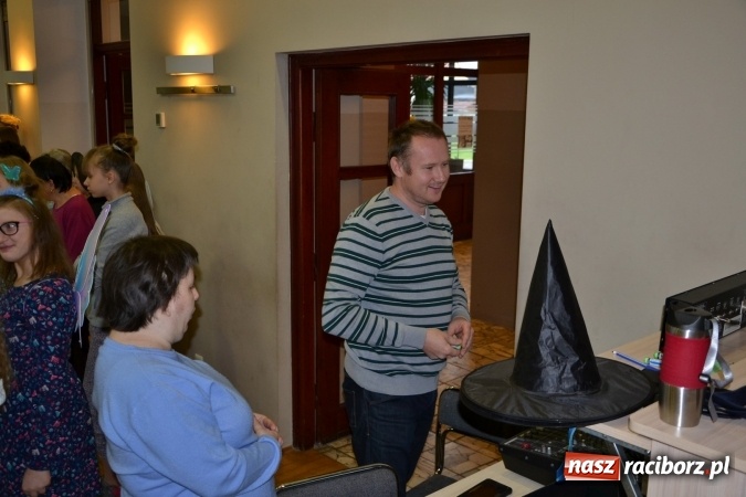 Zdjęcie w galerii na portalu naszraciborz.pl: Święto pieczonego ciasteczka – spotkanie integracyjne dzieci dzieciom wiadomości z regionu