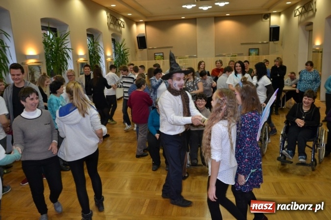 Zdjęcie w galerii na portalu naszraciborz.pl: Święto pieczonego ciasteczka – spotkanie integracyjne dzieci dzieciom wiadomości z regionu