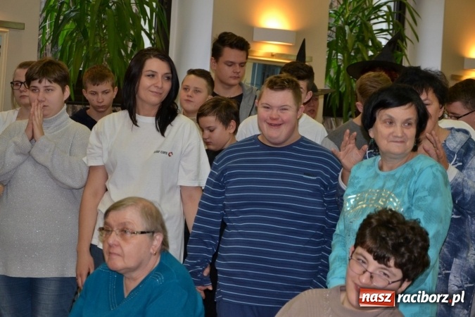 Zdjęcie w galerii na portalu naszraciborz.pl: Święto pieczonego ciasteczka – spotkanie integracyjne dzieci dzieciom wiadomości z regionu