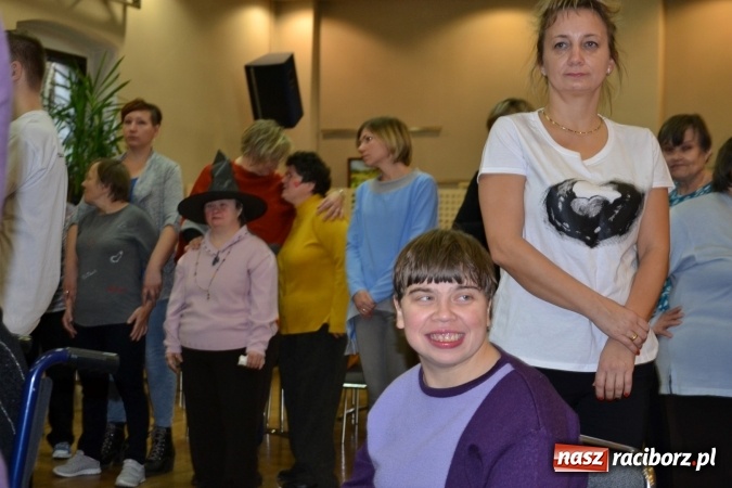 Zdjęcie w galerii na portalu naszraciborz.pl: Święto pieczonego ciasteczka – spotkanie integracyjne dzieci dzieciom wiadomości z regionu