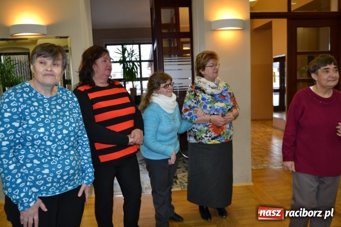 Zdjęcie w galerii na portalu naszraciborz.pl: Święto pieczonego ciasteczka – spotkanie integracyjne dzieci dzieciom wiadomości z regionu