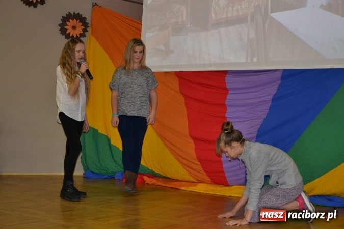 Zdjęcie w galerii na portalu naszraciborz.pl: Święto pieczonego ciasteczka – spotkanie integracyjne dzieci dzieciom wiadomości z regionu