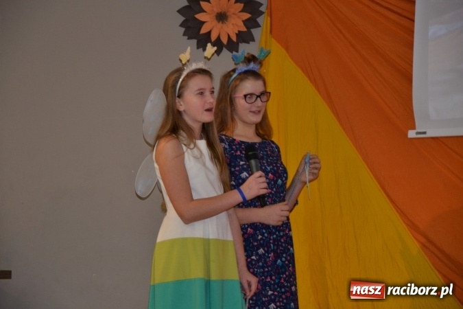 Zdjęcie w galerii na portalu naszraciborz.pl: Święto pieczonego ciasteczka – spotkanie integracyjne dzieci dzieciom wiadomości z regionu