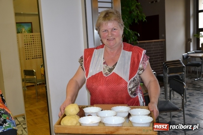 Zdjęcie w galerii na portalu naszraciborz.pl: Święto pieczonego ciasteczka – spotkanie integracyjne dzieci dzieciom wiadomości z regionu