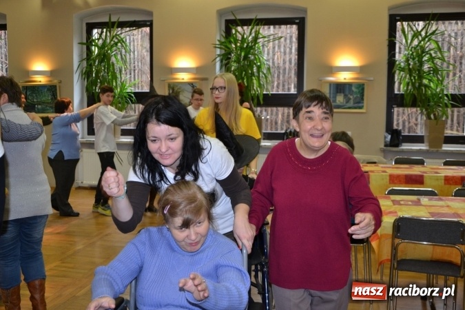 Zdjęcie w galerii na portalu naszraciborz.pl: Święto pieczonego ciasteczka – spotkanie integracyjne dzieci dzieciom wiadomości z regionu