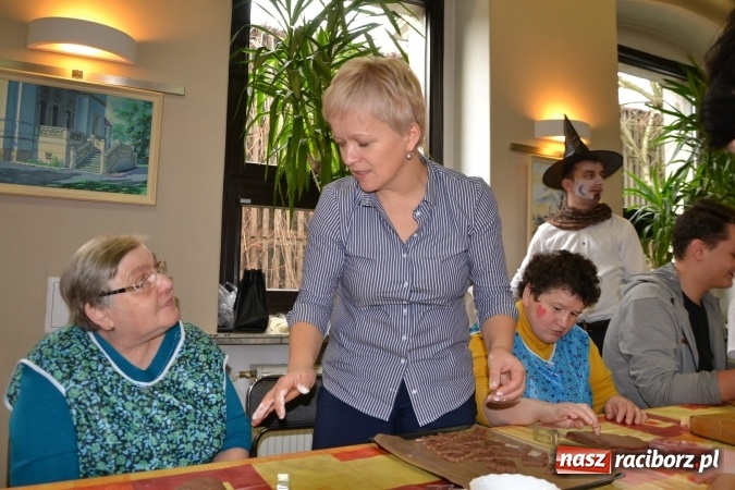 Zdjęcie w galerii na portalu naszraciborz.pl: Święto pieczonego ciasteczka – spotkanie integracyjne dzieci dzieciom wiadomości z regionu