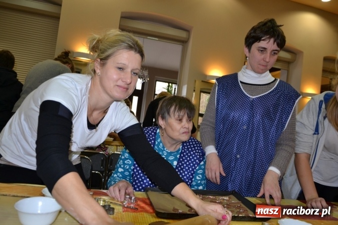 Zdjęcie w galerii na portalu naszraciborz.pl: Święto pieczonego ciasteczka – spotkanie integracyjne dzieci dzieciom wiadomości z regionu