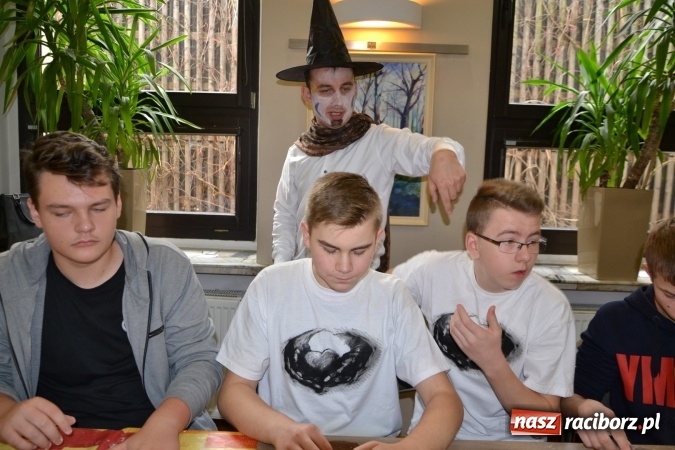 Zdjęcie w galerii na portalu naszraciborz.pl: Święto pieczonego ciasteczka – spotkanie integracyjne dzieci dzieciom wiadomości z regionu