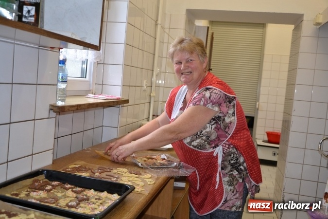 Zdjęcie w galerii na portalu naszraciborz.pl: Święto pieczonego ciasteczka – spotkanie integracyjne dzieci dzieciom wiadomości z regionu
