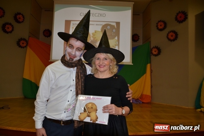 Zdjęcie w galerii na portalu naszraciborz.pl: Święto pieczonego ciasteczka – spotkanie integracyjne dzieci dzieciom wiadomości z regionu