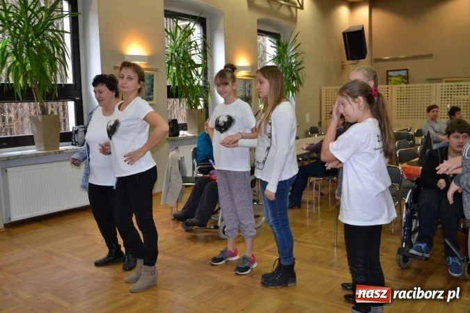 Zdjęcie w galerii na portalu naszraciborz.pl: Święto pieczonego ciasteczka – spotkanie integracyjne dzieci dzieciom wiadomości z regionu