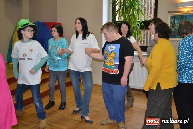 Zdjęcie w galerii na portalu naszraciborz.pl: Święto pieczonego ciasteczka – spotkanie integracyjne dzieci dzieciom wiadomości z regionu