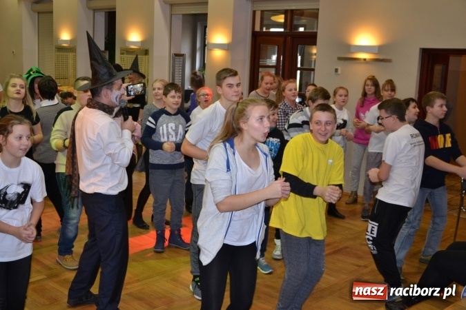 Zdjęcie w galerii na portalu naszraciborz.pl: Święto pieczonego ciasteczka – spotkanie integracyjne dzieci dzieciom wiadomości z regionu