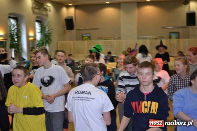 Zdjęcie w galerii na portalu naszraciborz.pl: Święto pieczonego ciasteczka – spotkanie integracyjne dzieci dzieciom wiadomości z regionu