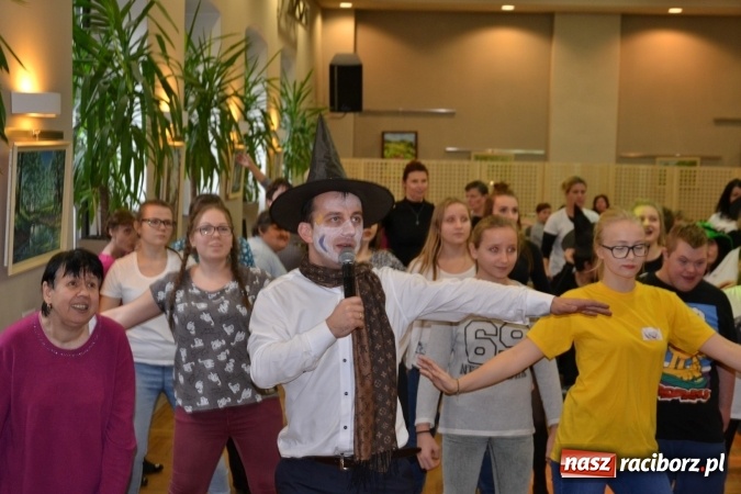 Zdjęcie w galerii na portalu naszraciborz.pl: Święto pieczonego ciasteczka – spotkanie integracyjne dzieci dzieciom wiadomości z regionu