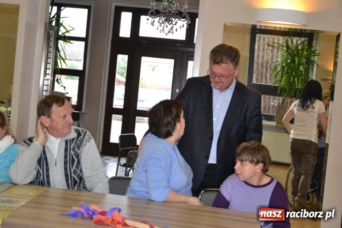 Zdjęcie w galerii na portalu naszraciborz.pl: Święto pieczonego ciasteczka – spotkanie integracyjne dzieci dzieciom wiadomości z regionu