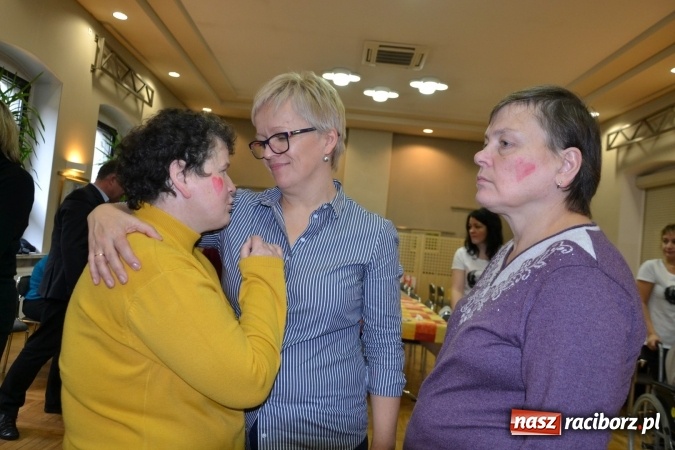 Zdjęcie w galerii na portalu naszraciborz.pl: Święto pieczonego ciasteczka – spotkanie integracyjne dzieci dzieciom wiadomości z regionu