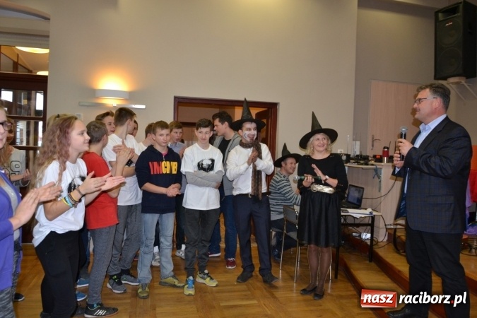 Zdjęcie w galerii na portalu naszraciborz.pl: Święto pieczonego ciasteczka – spotkanie integracyjne dzieci dzieciom wiadomości z regionu