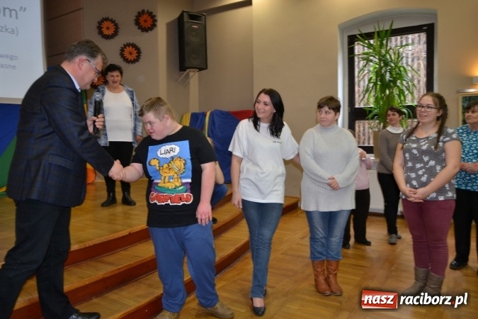 Zdjęcie w galerii na portalu naszraciborz.pl: Święto pieczonego ciasteczka – spotkanie integracyjne dzieci dzieciom wiadomości z regionu