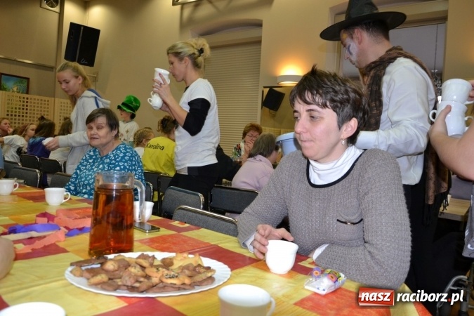 Zdjęcie w galerii na portalu naszraciborz.pl: Święto pieczonego ciasteczka – spotkanie integracyjne dzieci dzieciom wiadomości z regionu