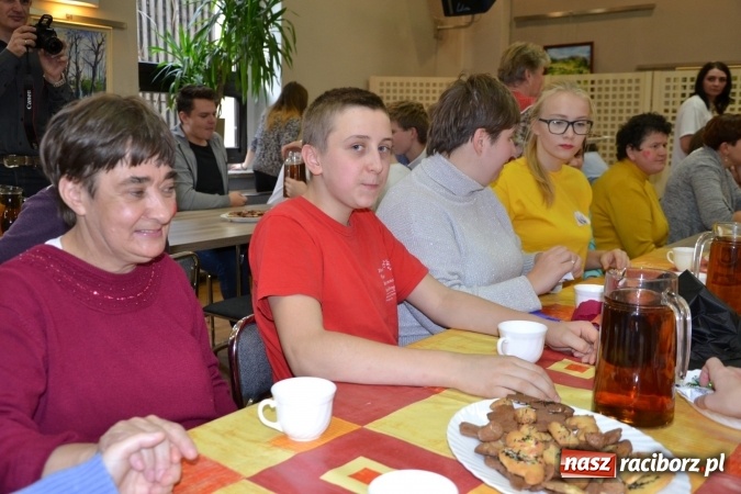 Zdjęcie w galerii na portalu naszraciborz.pl: Święto pieczonego ciasteczka – spotkanie integracyjne dzieci dzieciom wiadomości z regionu