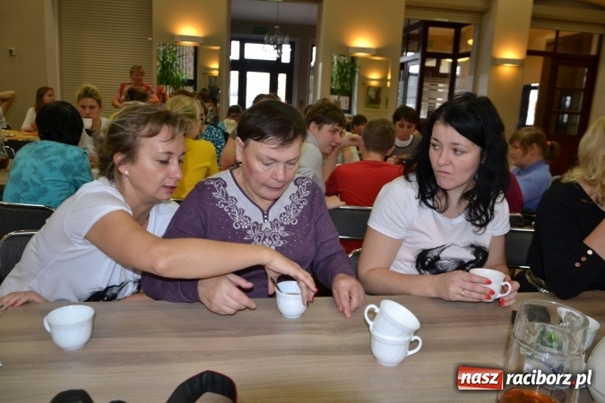 Zdjęcie w galerii na portalu naszraciborz.pl: Święto pieczonego ciasteczka – spotkanie integracyjne dzieci dzieciom wiadomości z regionu