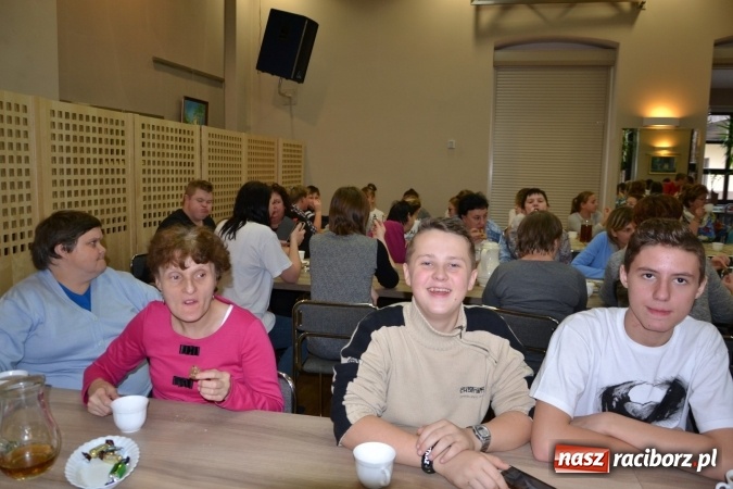 Zdjęcie w galerii na portalu naszraciborz.pl: Święto pieczonego ciasteczka – spotkanie integracyjne dzieci dzieciom wiadomości z regionu