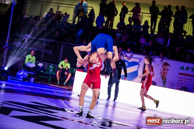 Zdjęcie w galerii na portalu naszraciborz.pl: Krajowa Liga Zapaśnicza: Trzecia wygrana MKZ Unii Racibórz wiadomości z regionu