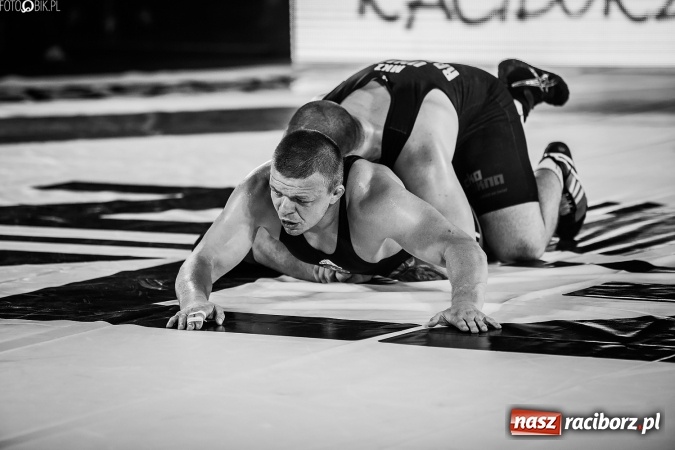 Zdjęcie w galerii na portalu naszraciborz.pl: Krajowa Liga Zapaśnicza: Trzecia wygrana MKZ Unii Racibórz wiadomości z regionu