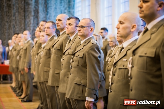 Zdjęcie w galerii na portalu naszraciborz.pl: Awanse, odznaczenia i medale, czyli Święto Niepodległości w Śląskim Oddziale Straży Granicznej  wiadomości z regionu