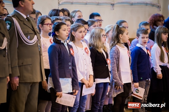 Zdjęcie w galerii na portalu naszraciborz.pl: Awanse, odznaczenia i medale, czyli Święto Niepodległości w Śląskim Oddziale Straży Granicznej  wiadomości z regionu