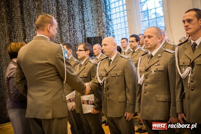 Zdjęcie w galerii na portalu naszraciborz.pl: Awanse, odznaczenia i medale, czyli Święto Niepodległości w Śląskim Oddziale Straży Granicznej  wiadomości z regionu