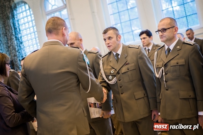 Zdjęcie w galerii na portalu naszraciborz.pl: Awanse, odznaczenia i medale, czyli Święto Niepodległości w Śląskim Oddziale Straży Granicznej  wiadomości z regionu