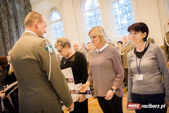 Zdjęcie w galerii na portalu naszraciborz.pl: Awanse, odznaczenia i medale, czyli Święto Niepodległości w Śląskim Oddziale Straży Granicznej  wiadomości z regionu