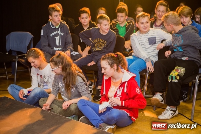 Zdjęcie w galerii na portalu naszraciborz.pl: W Raciborskim Centrum Kultury podsumowano akcję STOP przemocy i dopalaczom wiadomości z regionu