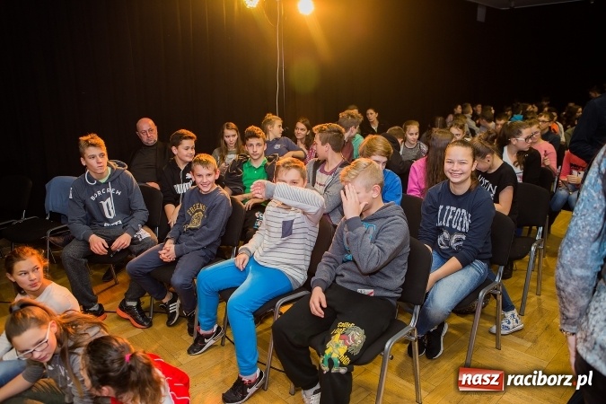 Zdjęcie w galerii na portalu naszraciborz.pl: W Raciborskim Centrum Kultury podsumowano akcję STOP przemocy i dopalaczom wiadomości z regionu