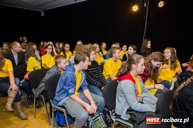 Zdjęcie w galerii na portalu naszraciborz.pl: W Raciborskim Centrum Kultury podsumowano akcję STOP przemocy i dopalaczom wiadomości z regionu