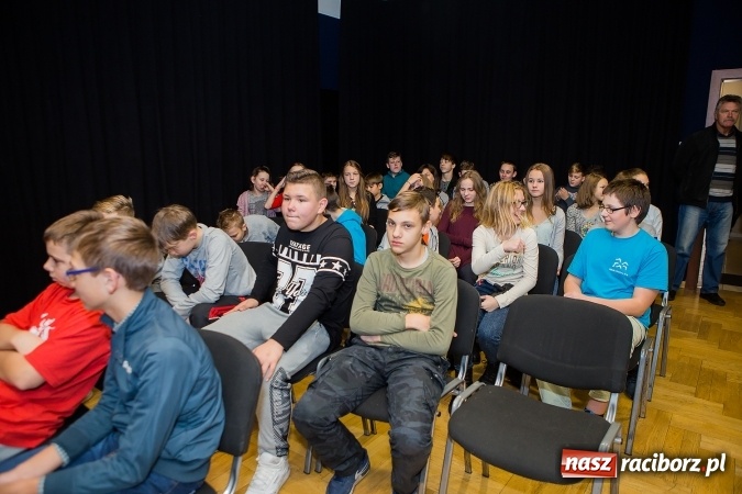 Zdjęcie w galerii na portalu naszraciborz.pl: W Raciborskim Centrum Kultury podsumowano akcję STOP przemocy i dopalaczom wiadomości z regionu