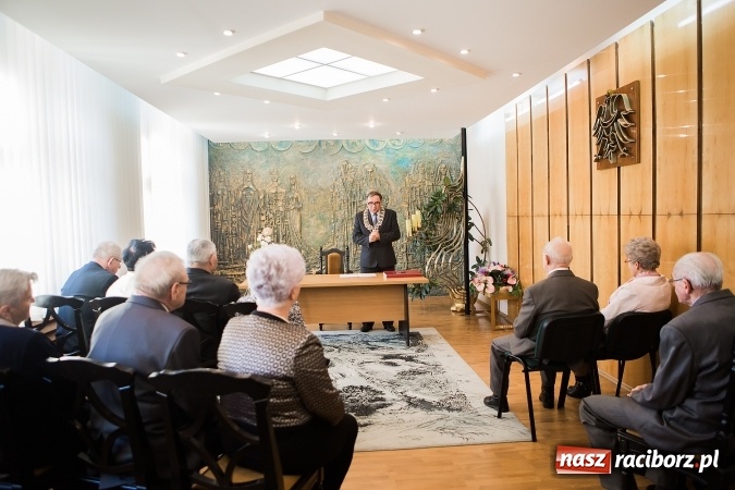 Zdjęcie w galerii na portalu naszraciborz.pl: Złote gody w Pietrowicach Wielkich - dziewięć par świętowało jubileusz 50-lecia pożycia małżeńskiego wiadomości z regionu