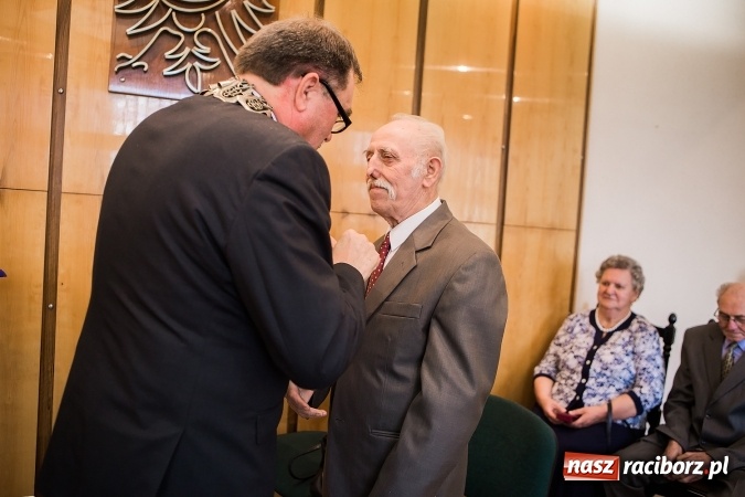 Zdjęcie w galerii na portalu naszraciborz.pl: Złote gody w Pietrowicach Wielkich - dziewięć par świętowało jubileusz 50-lecia pożycia małżeńskiego wiadomości z regionu