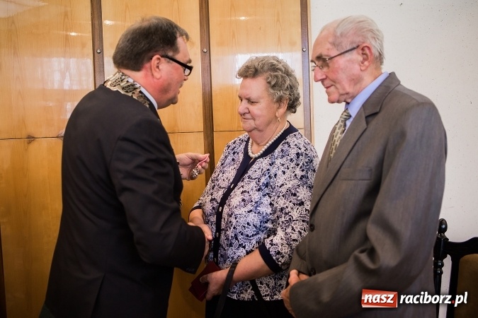 Zdjęcie w galerii na portalu naszraciborz.pl: Złote gody w Pietrowicach Wielkich - dziewięć par świętowało jubileusz 50-lecia pożycia małżeńskiego wiadomości z regionu