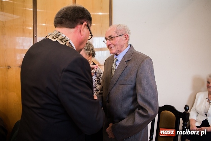 Zdjęcie w galerii na portalu naszraciborz.pl: Złote gody w Pietrowicach Wielkich - dziewięć par świętowało jubileusz 50-lecia pożycia małżeńskiego wiadomości z regionu