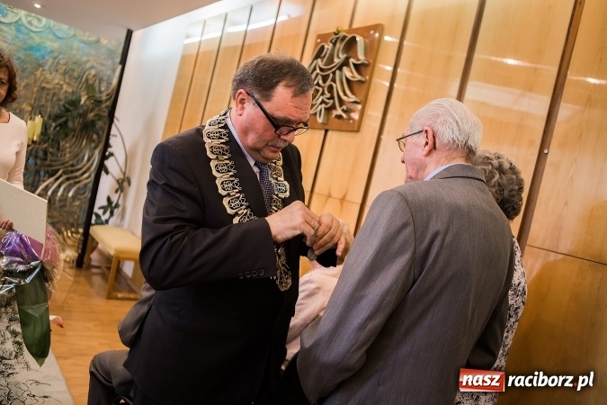 Zdjęcie w galerii na portalu naszraciborz.pl: Złote gody w Pietrowicach Wielkich - dziewięć par świętowało jubileusz 50-lecia pożycia małżeńskiego wiadomości z regionu