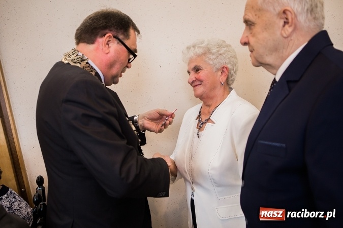 Zdjęcie w galerii na portalu naszraciborz.pl: Złote gody w Pietrowicach Wielkich - dziewięć par świętowało jubileusz 50-lecia pożycia małżeńskiego wiadomości z regionu