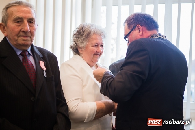 Zdjęcie w galerii na portalu naszraciborz.pl: Złote gody w Pietrowicach Wielkich - dziewięć par świętowało jubileusz 50-lecia pożycia małżeńskiego wiadomości z regionu