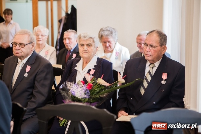 Zdjęcie w galerii na portalu naszraciborz.pl: Złote gody w Pietrowicach Wielkich - dziewięć par świętowało jubileusz 50-lecia pożycia małżeńskiego wiadomości z regionu