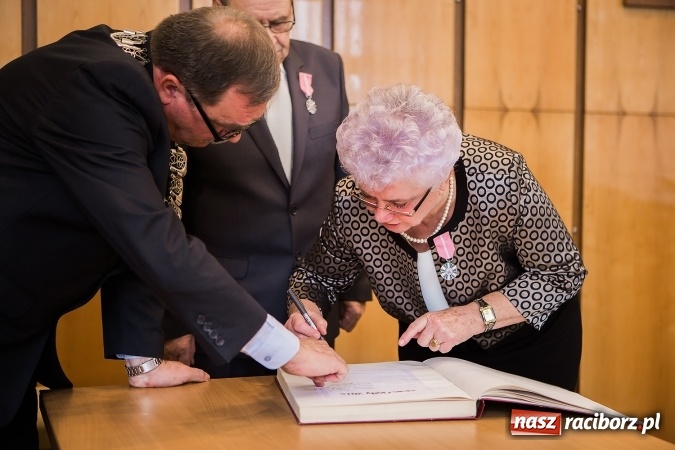 Zdjęcie w galerii na portalu naszraciborz.pl: Złote gody w Pietrowicach Wielkich - dziewięć par świętowało jubileusz 50-lecia pożycia małżeńskiego wiadomości z regionu