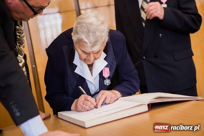 Zdjęcie w galerii na portalu naszraciborz.pl: Złote gody w Pietrowicach Wielkich - dziewięć par świętowało jubileusz 50-lecia pożycia małżeńskiego wiadomości z regionu